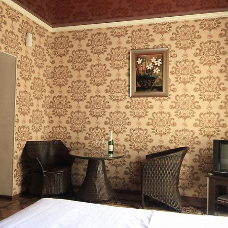 Мотель Carzone Бишкек Экстерьер фото